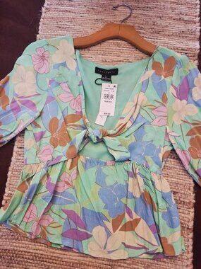 NWT Santuary Floral Top with keyhole tie front XS